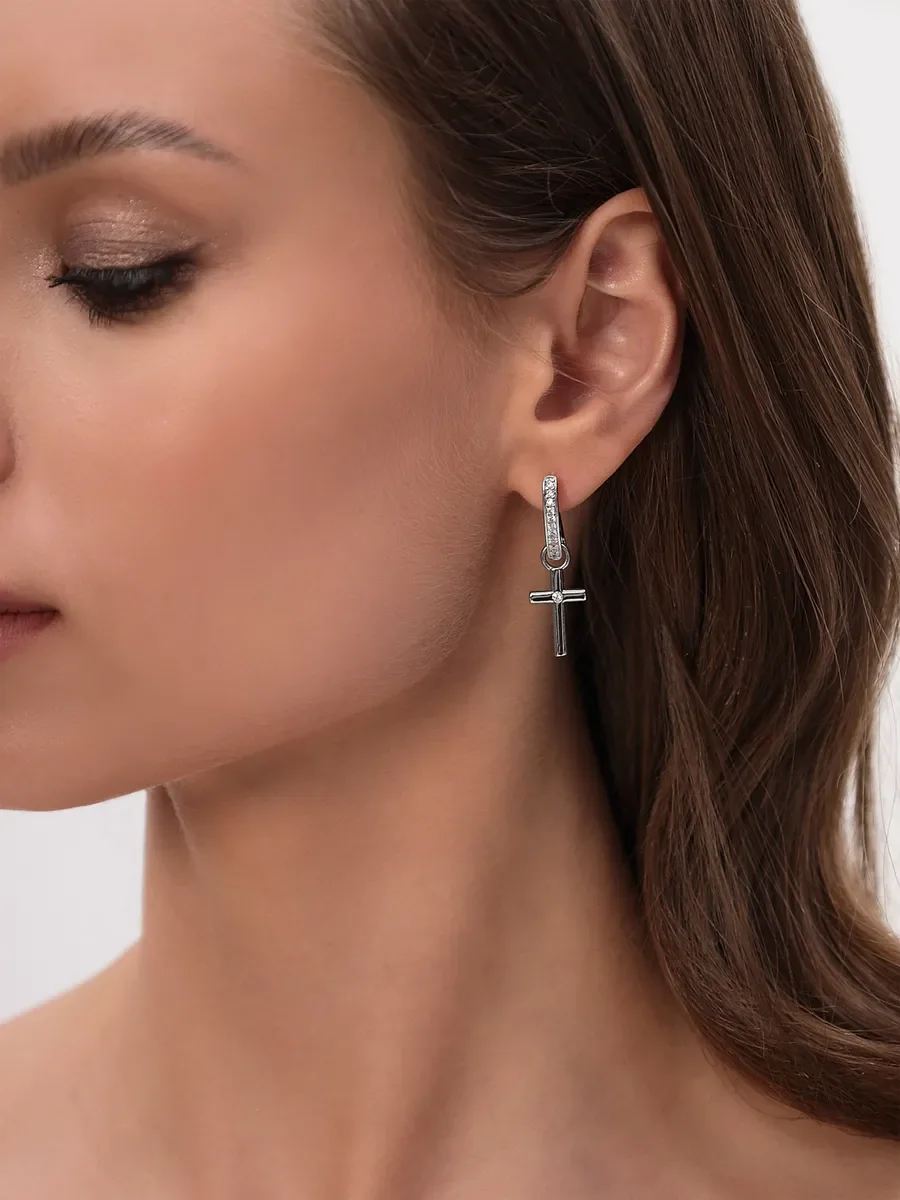 Серьги кресты серебристые со стразами — фотография 4