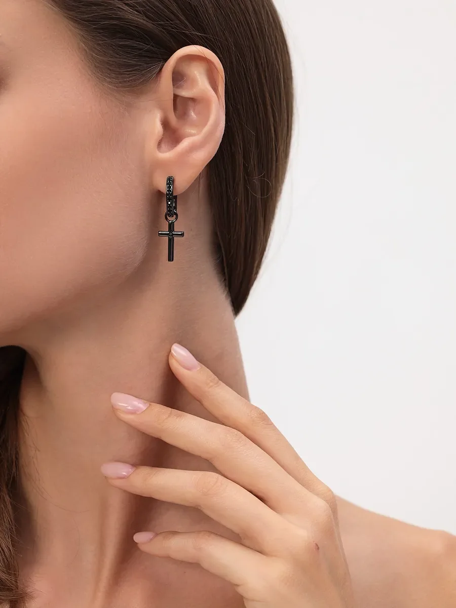 Серьги кресты чёрные со стразами — фотография 3