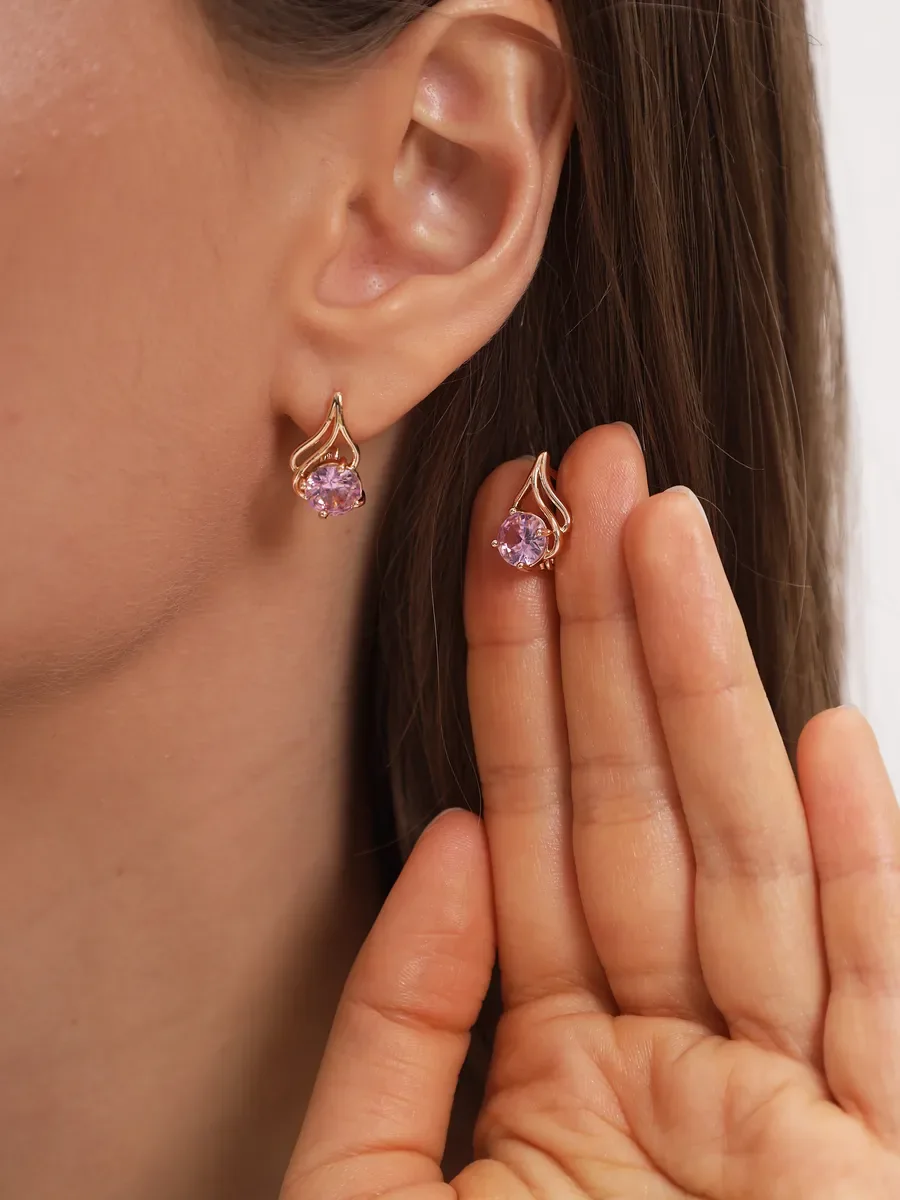 Серьги бижутерные висячие с розовым камнем — фотография 2